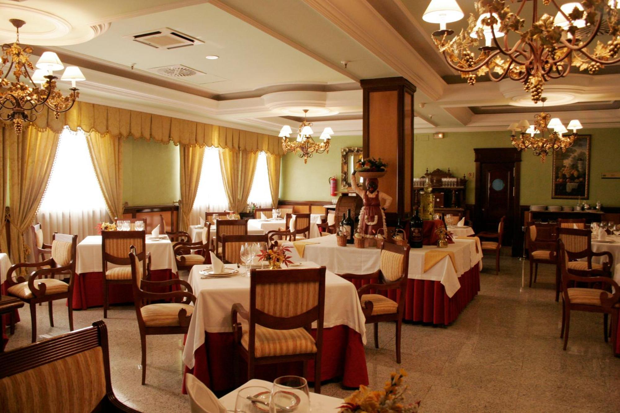 Hotel Infanta Cristina Jaén Exterior foto