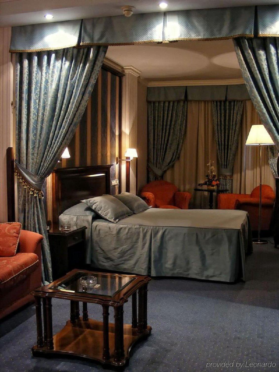 Hotel Infanta Cristina Jaén Zimmer foto